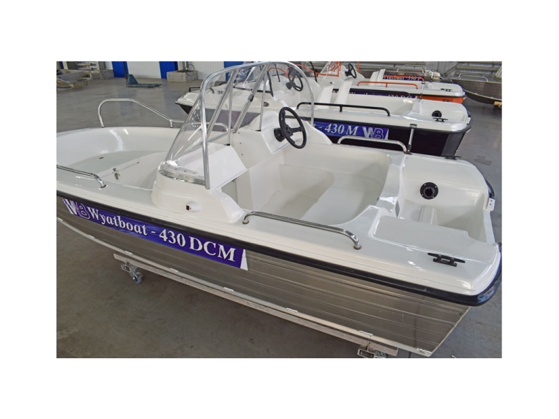 Wyatboat 430 DCM